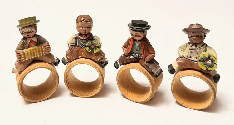 VTG Italian Anri Folk Art Carved Wooden Napkin Ring of Hand Painted Bobblehead