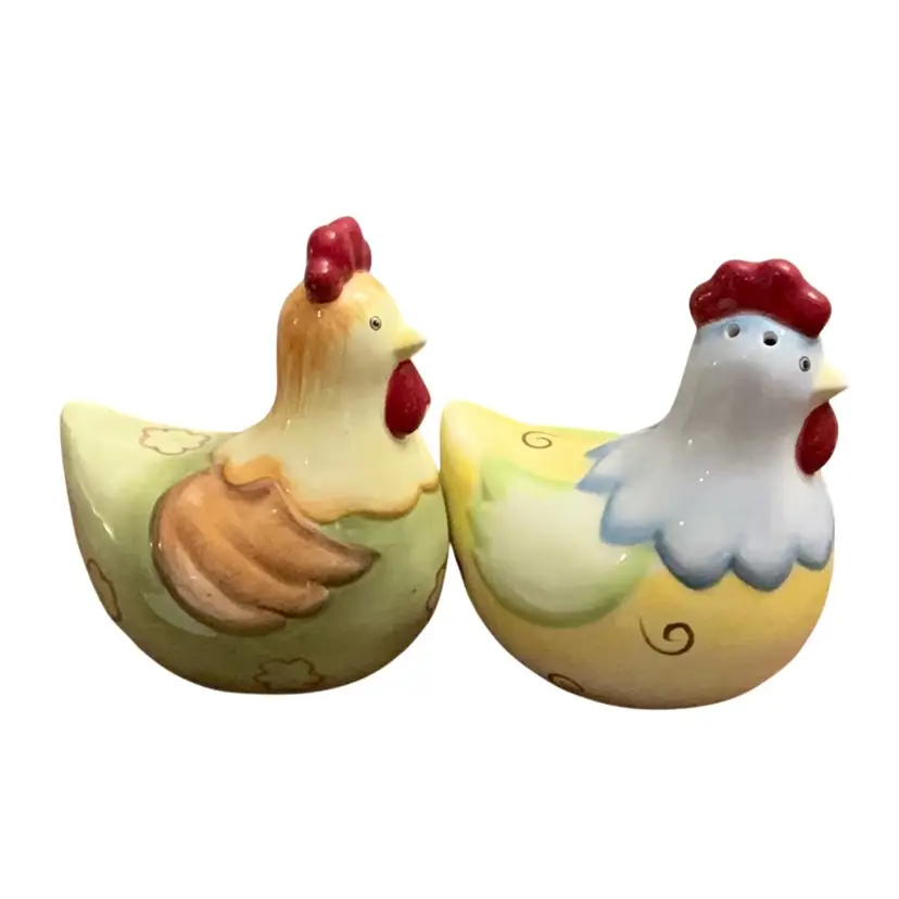 Kitschy Hen And Rooster Ceramic Salt And Pepper Shakers 3 1/2β X 3 1/