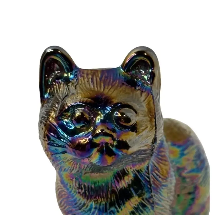 Mosser Cat Figurine Amethyst Carnival Glass Iridescent 
3” T x 1 -3/4” L