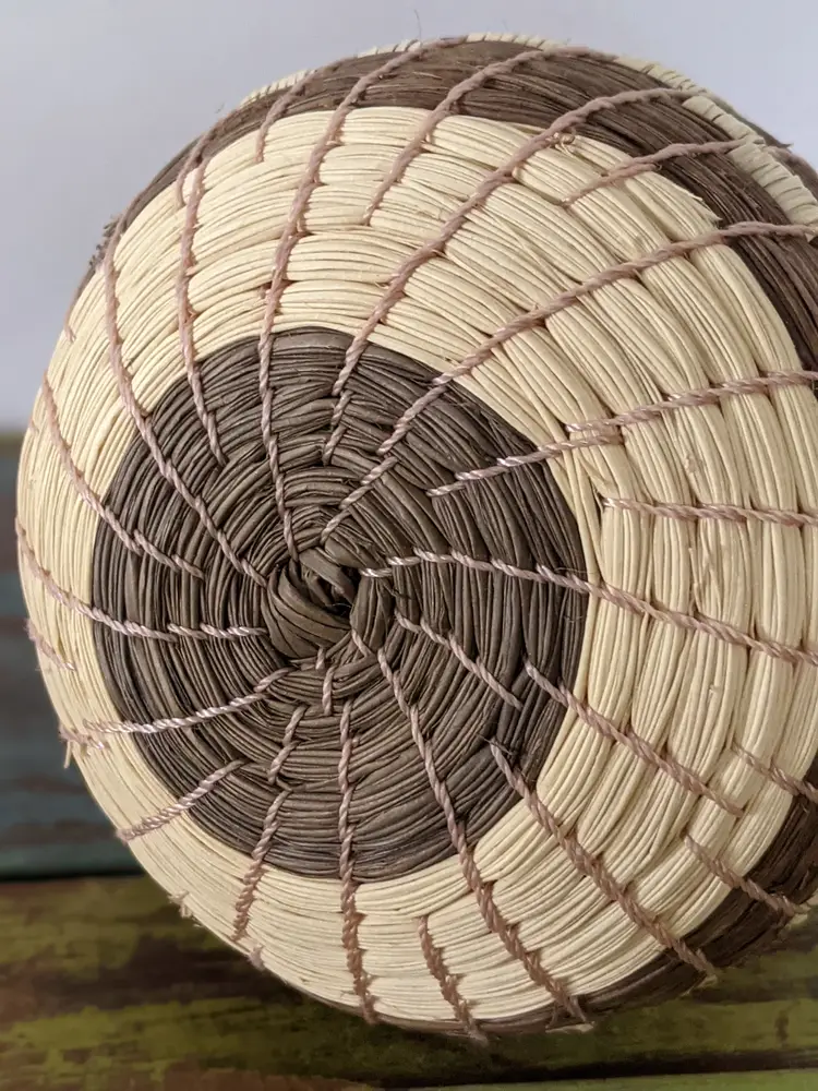 Handwoven pine needle and straw small basket with lid, very unique and well made,