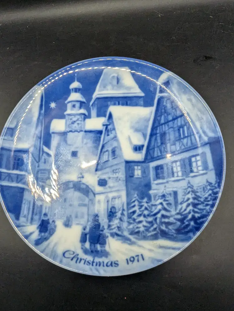 Vintage Berlin Design Genuine Blue China 1971 Christmas Plate West Germany