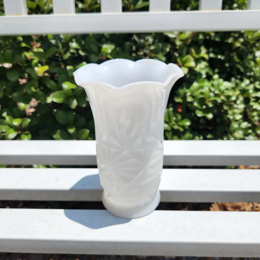 Milk Glass Vintage Vase-Starburst Pattern-Hazel Atlas-5 1/2"x3 1/2"