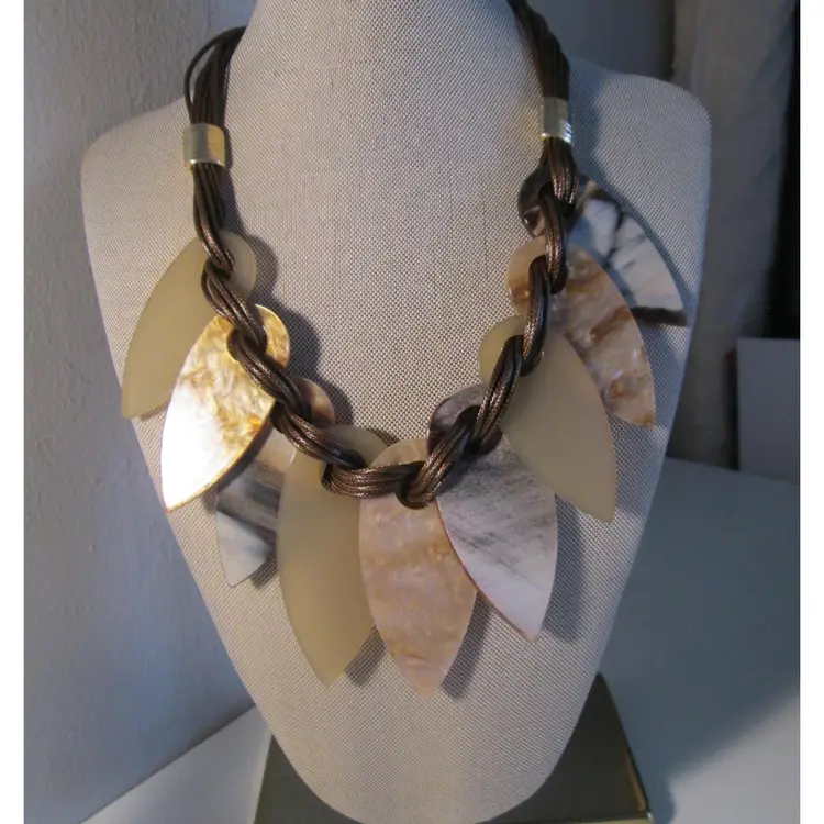 Vintage Lovely Lucite Acrylic Faux Petals Statement Necklace