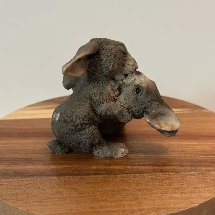🫎 Vintage Castagna “Kissing Bunny Rabbits”