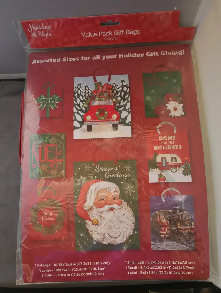 Christmas Gift Bags - 16 Count Assorted Designs and Sizes - NEW