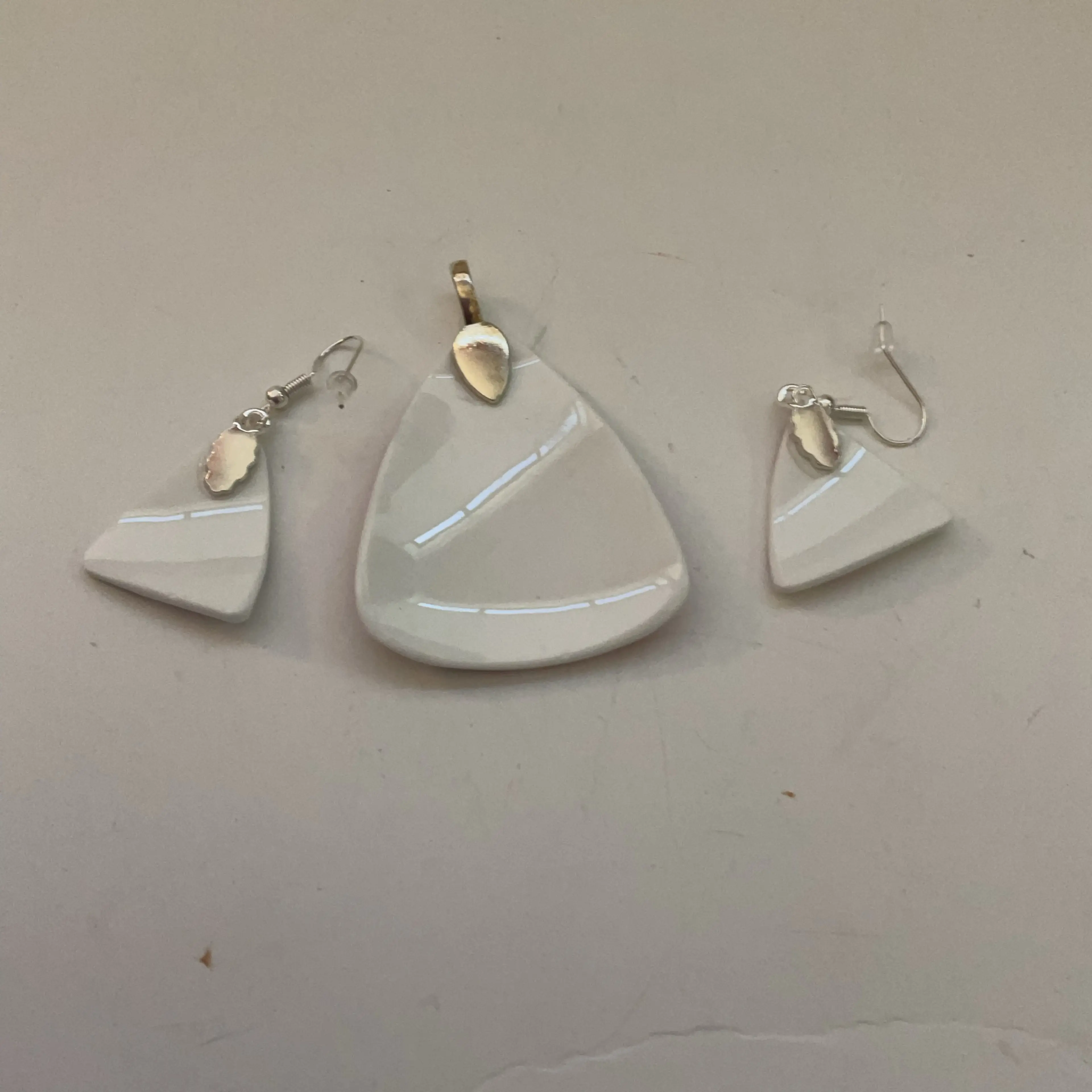 Image 2 of 2