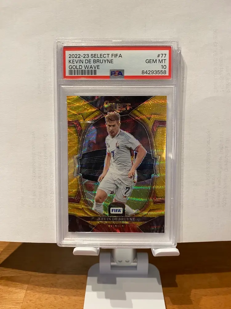2022-23 PSA 10 Kevin De Bruyne Panini Select Fifa Gold Wave Prizm /10