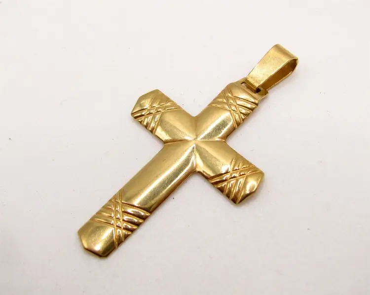 Gorgeous Italian 18k Gold Diamond Cross Pendant