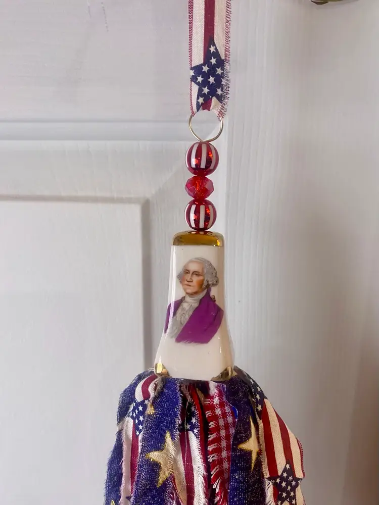 Vintage George Washington Americana Themed Salt Shaker Tassel