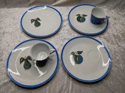 MCM George Briard snack plates set of 4 Forbidden Fruit Apple Pear 2 cups Blue White gold