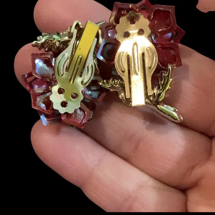 Vintage Goldtone Flower Clip On Earrings. Pink Enamel Flower With Faux Pearl .