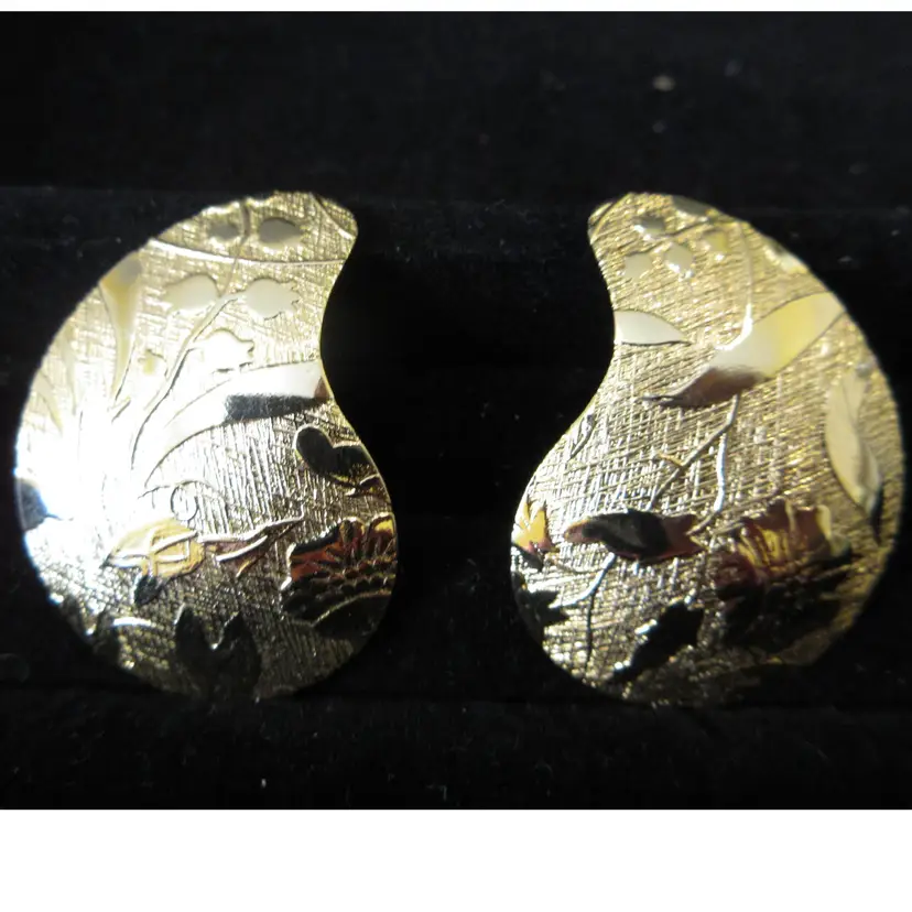 Vintage Gold Tone Metal Floral and Leaf Pattern Textured Post Back Earrings - 1.5 Inches