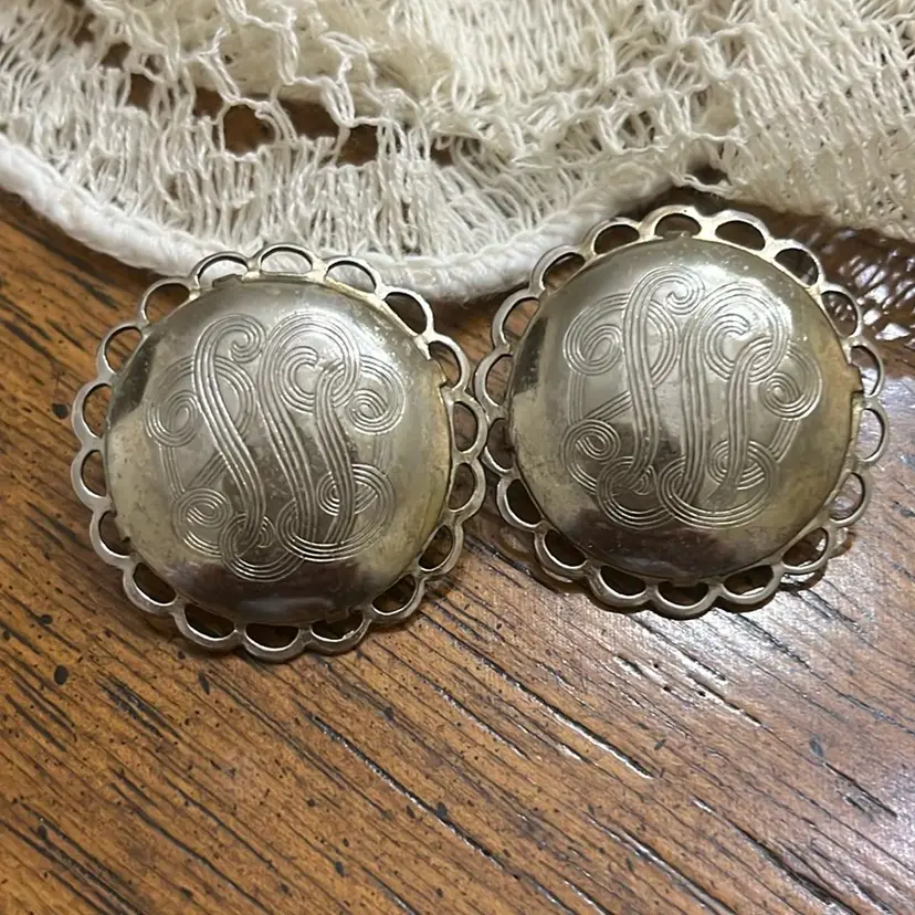 Vintage Round Clip On Earrings
