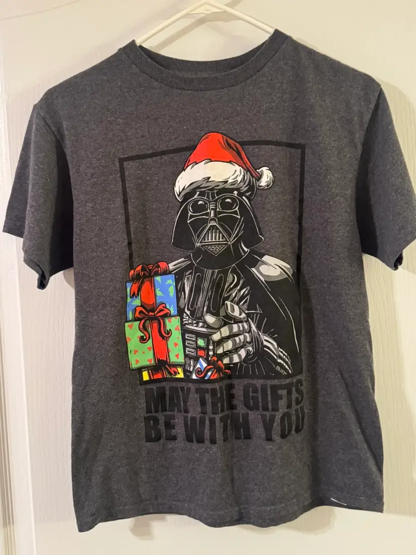 22226 - Youth Size Large Star Wars T Shirt - Holiday
