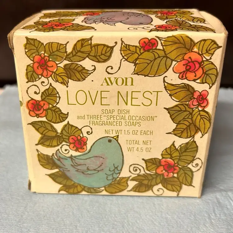 Vintage Avon Love Nest Soap & Dish, 3 “Special Occasion“ Fragrance Soaps