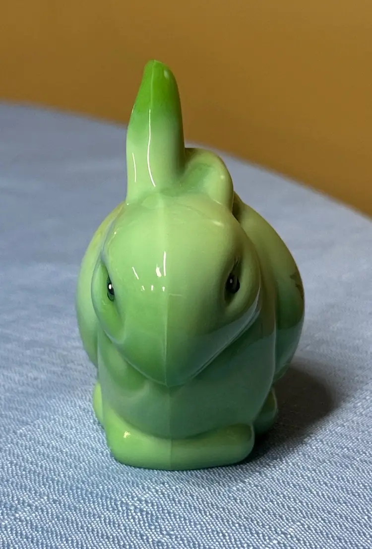 FENTON ART GLASS BUNNY RABBIT CHAMELEON GREEN HAND PAINTED SIGNED 3.5”