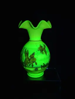 FENTON BURMESE KOI FISH LIMITED EDITION 12 FAMILY SIGNATURE VASE UV GLOW