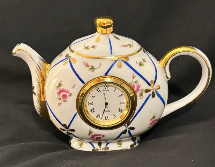 Favulous Nortaki Ceramic Floral Teapot Shelf Clock, Works! Battery Is New.