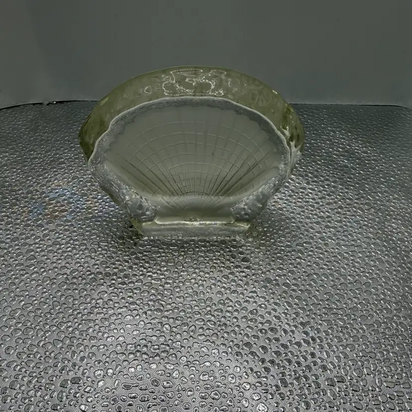 Clear Crystal Glass Frosted Scallop Shell Paperweight Figurine IceSculpture Look