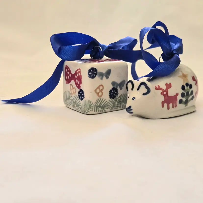 Holiday Ornaments Polish Pottery Decorative Mouse & Cheese Block with Blue Ribbons