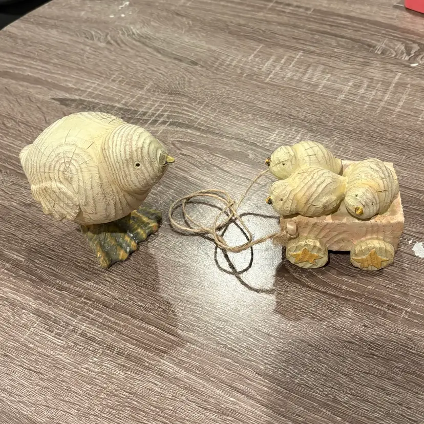 Resin Momma Bird With Baby Birds In Wagon