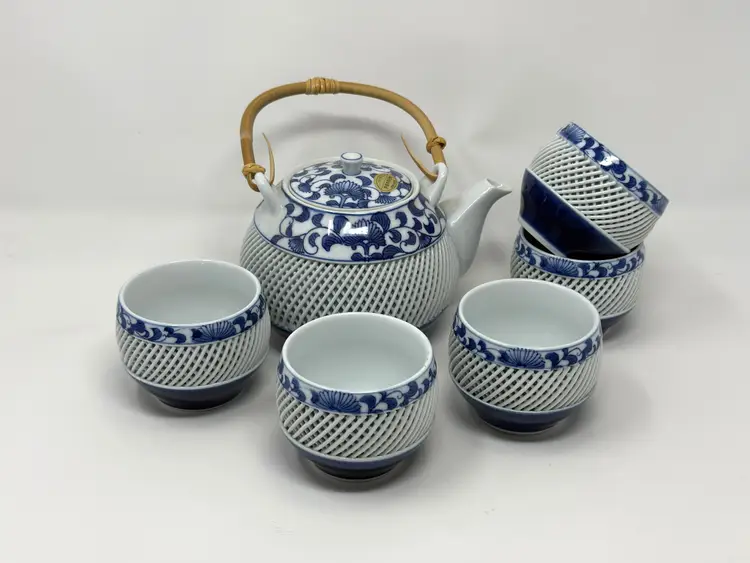 Arita Yaki Porcelain Teapot Set – Hand-Painted Blue Floral Lattice – Vintage Japanese Tea Cups – Cottagecore Tea Ceremony Gift