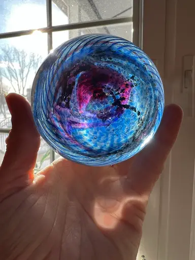 THE GLAMOROUS GLASS ACT