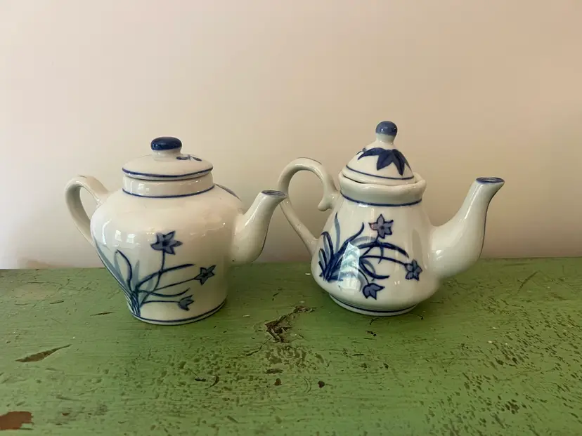 Vintage Blue & White Nantucket Teapots. Hand Painted Ceramic Blueberry Design. Tea Party Teddy Bear Picnic