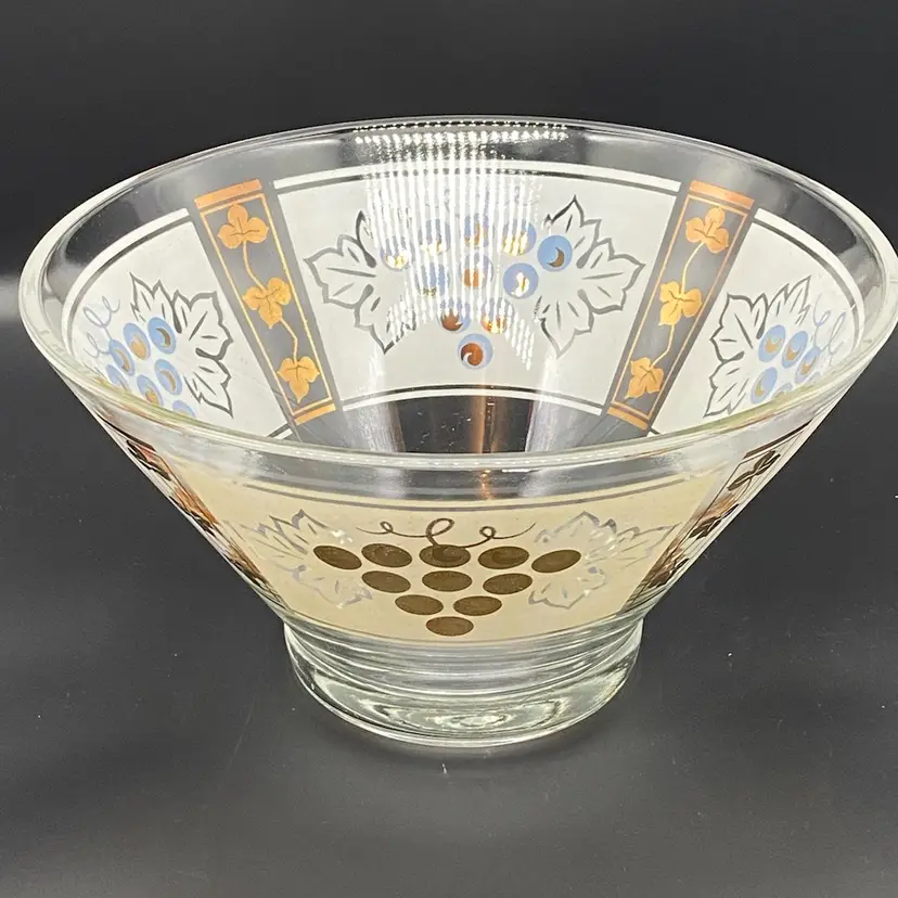 Mid Century Anchor Hocking, Gold Grapes And Ivy Serving Chip Snack Bowl