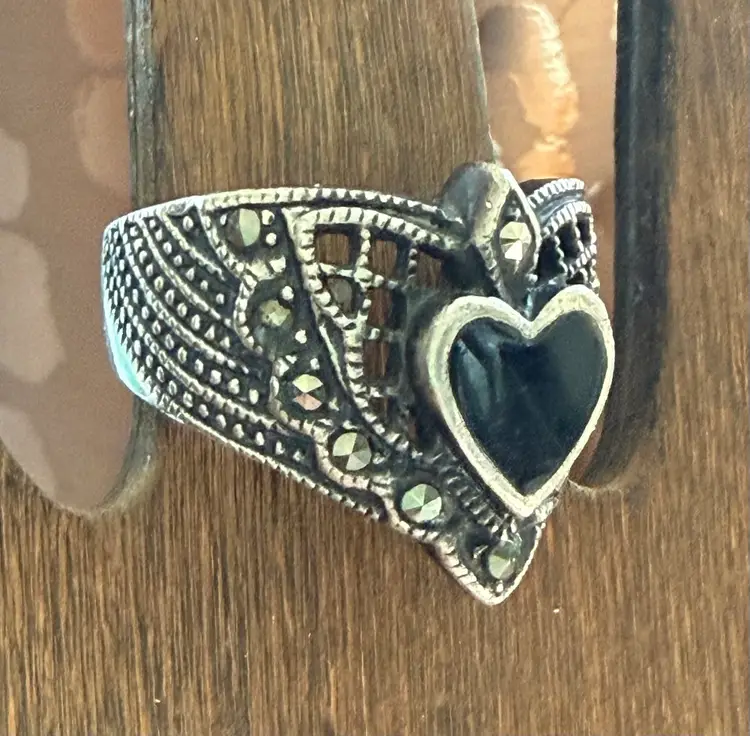 Sterling Silver Heart Shaped Onyx And Marcasite Ring Size 7