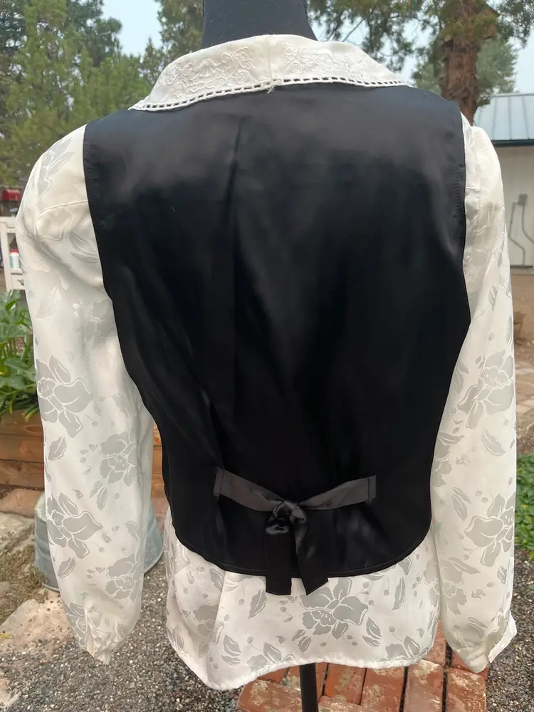 Halloween vest With Blouse