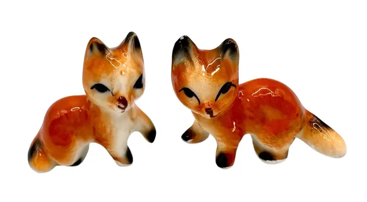 Set of 2 Vintage Ceramic Red Fox Kit Baby Figurines Figurine Miniature 1”