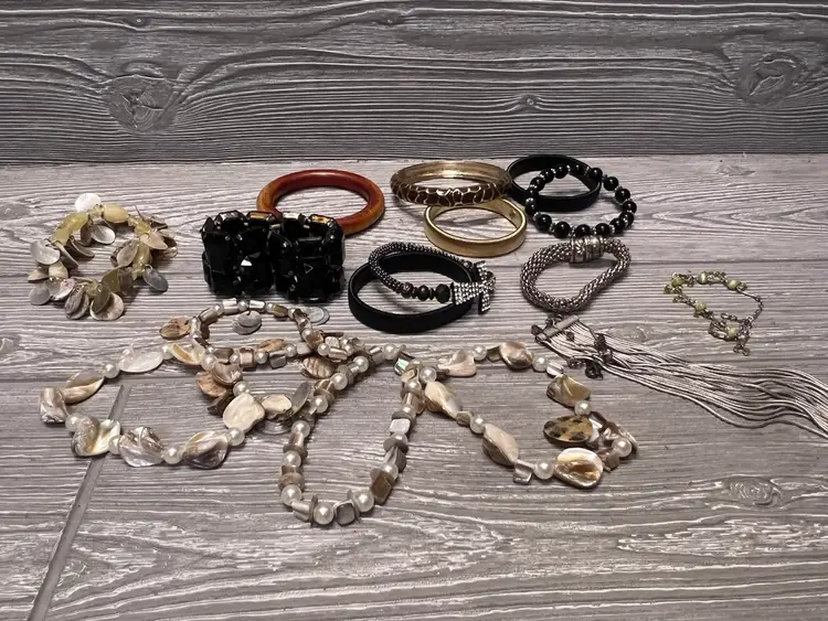 Bracelets Lot of 16 Assorted Fashion Costume Jewelry