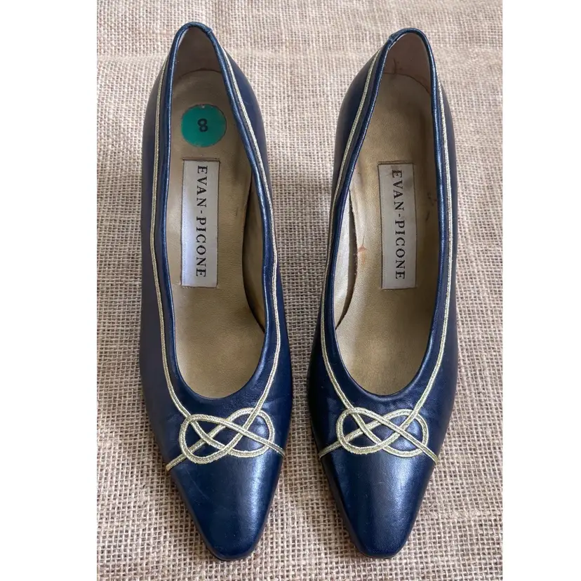 Vintage Evan Picone Navy Blue Gold Trim High Heels Pumps Shoes 8 M Secretary Mod