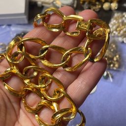 Coro gold tone necklace 14 inches