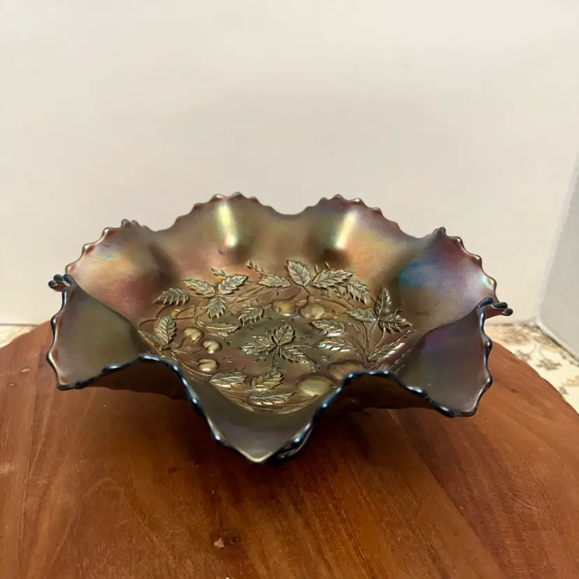 Northwood Purple Carnival Three Fruits Medallion Spatula Footed Ruffled Bowl