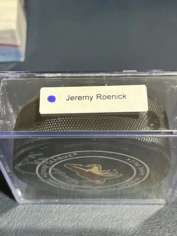 2022/23 Hit Parade Series 11 Official Game Hockey Puck Jeremy Roenick Auto Phoenix Coyotes HOF