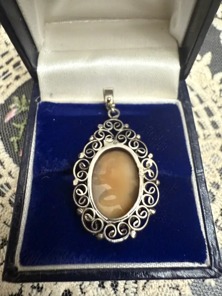 Stunning Vintage Silver, And Shell Cameo Pendant With Filigree Design
