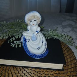 Porcelain Blue and white Toma Girls