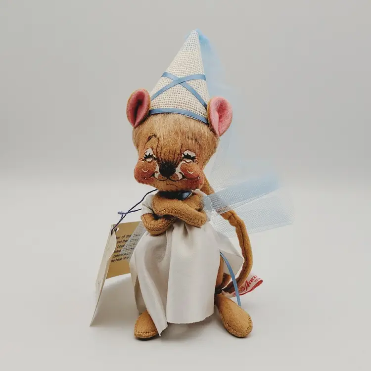 #01 Annalee Robin Hood's Maid Marion Princess Mouse 1990 Medieval Renaissance Doll