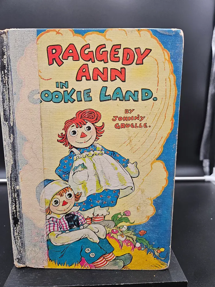 Raggedy Ann and Andy book Copyright 1960