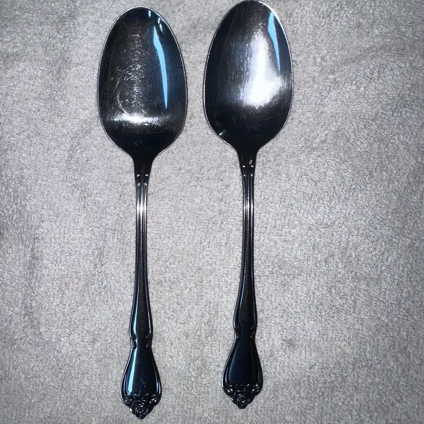 Oneida ARBOR ROSE Stainless TRUE ROSE 1881 Rogers Ltd Silverware
Flatware Serving Spoons Set Of 2