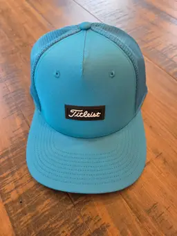 Titleist Fitted Hat M/L mesh back NWT
