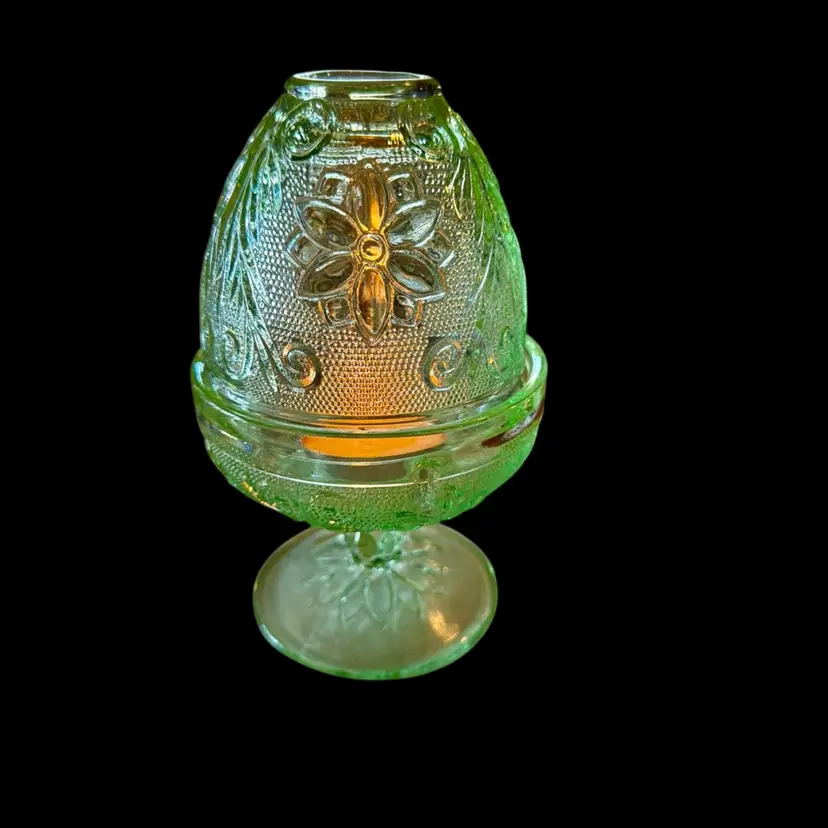 Vintage Tiara Indiana Glass Chantilly Light Green Fairy Lamp