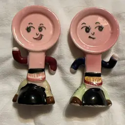 Anthropomorphic Frying Pan Shakers