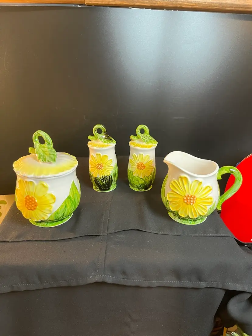 #01 Sunflower-3D Pattern-# C-761 Creamer, Sugar, Salt & Pepper-Beautiful set