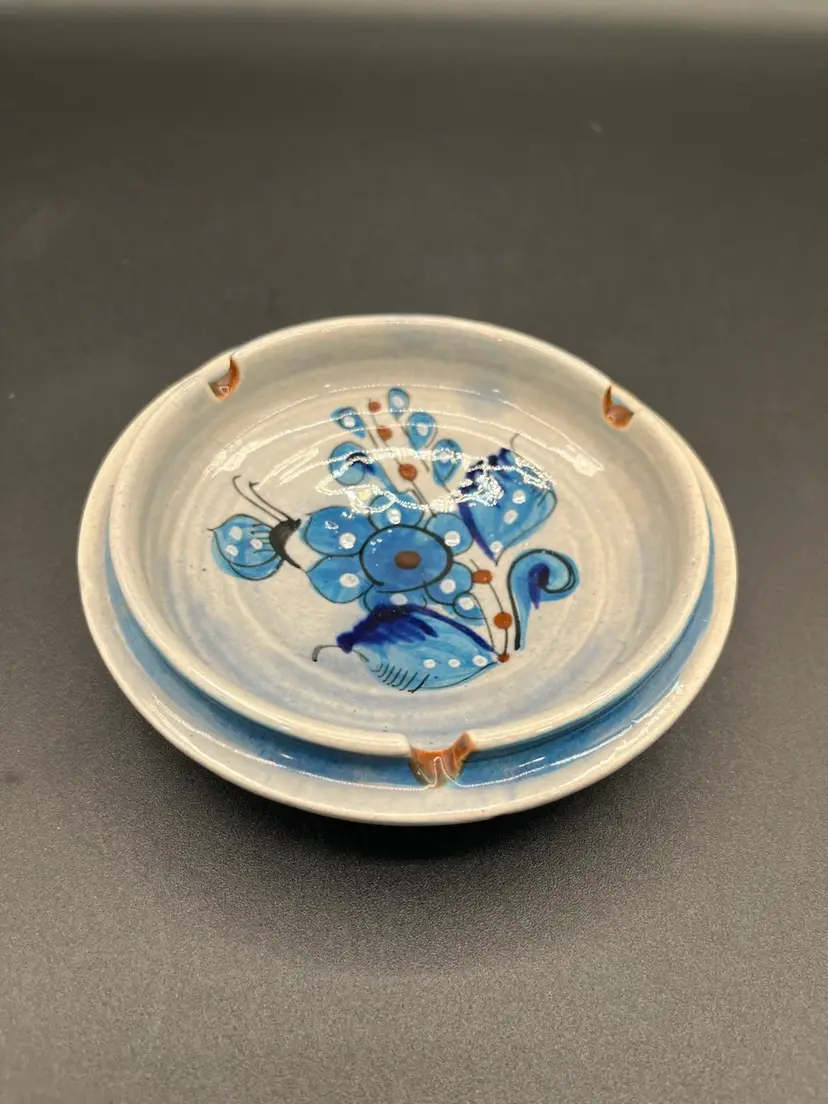 Signed Tonala Mexican Folk Art Pottery Blue Floral Round Ashtray Trinket Dish 5”