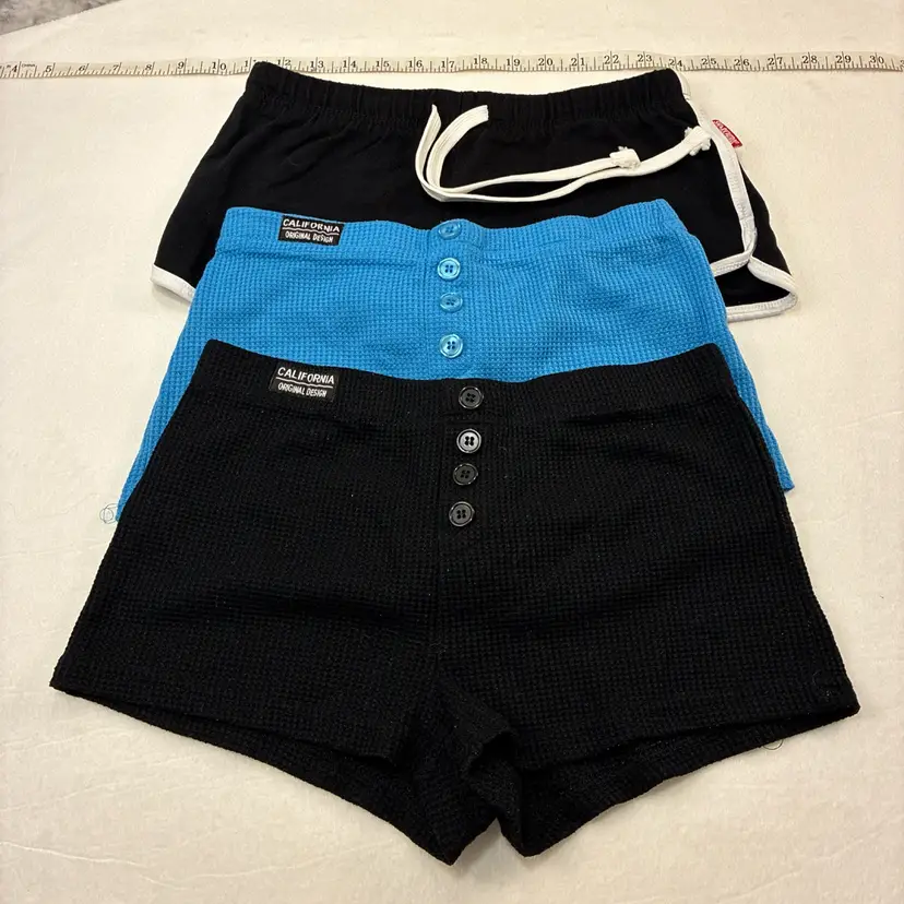 C- Ladies Shorts Small Shein/ Shark patrol