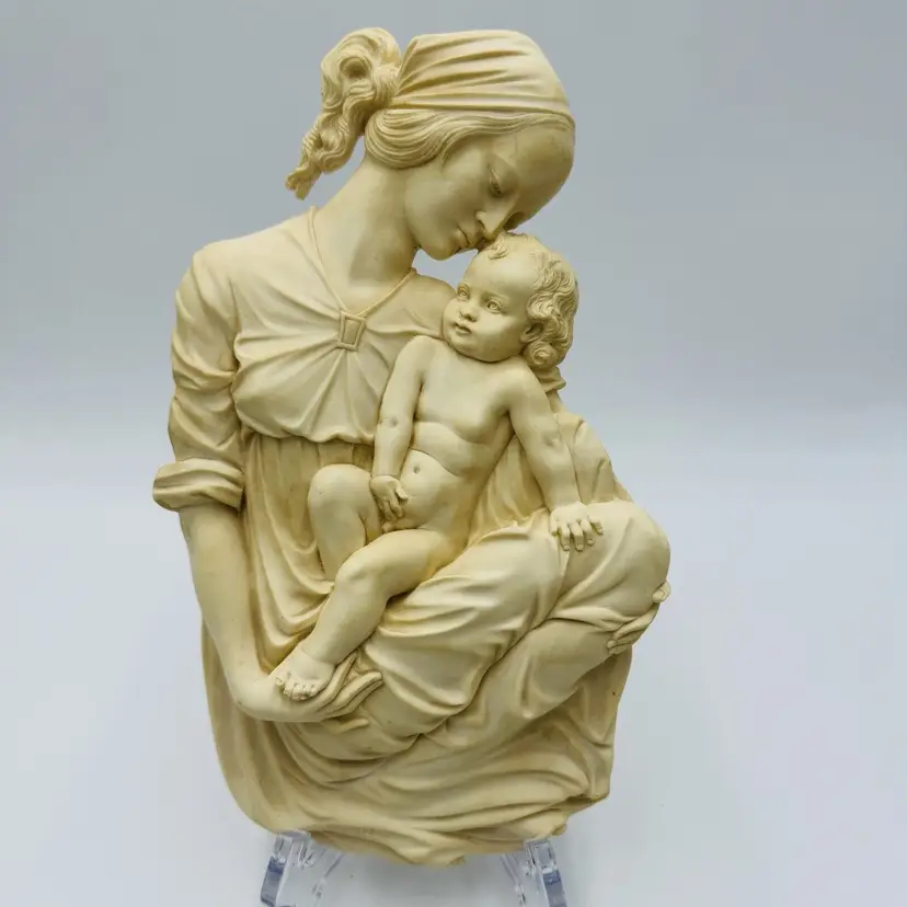 A Giannelli Italy Sculpture Wall Hanging Madonna & Child Alabaster Vintage Rare
