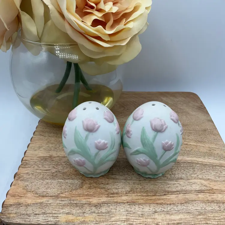 George Good Easter Salt & Pepper Shakers 2.25” H